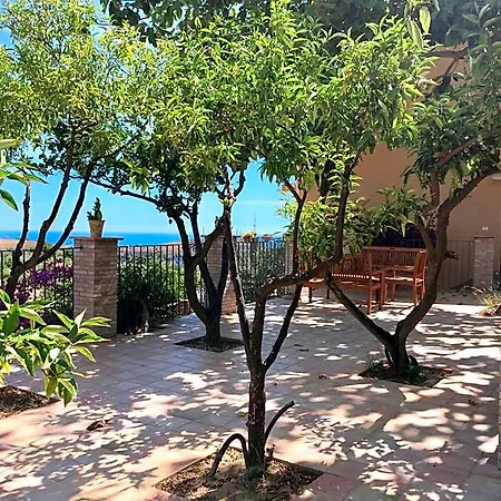 Bed & Breakfast Parco Dei Templi 4*